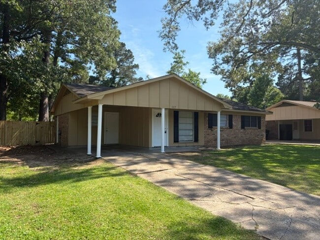 Photo - Beautiful Southern Hills 3 Bedroom Home
