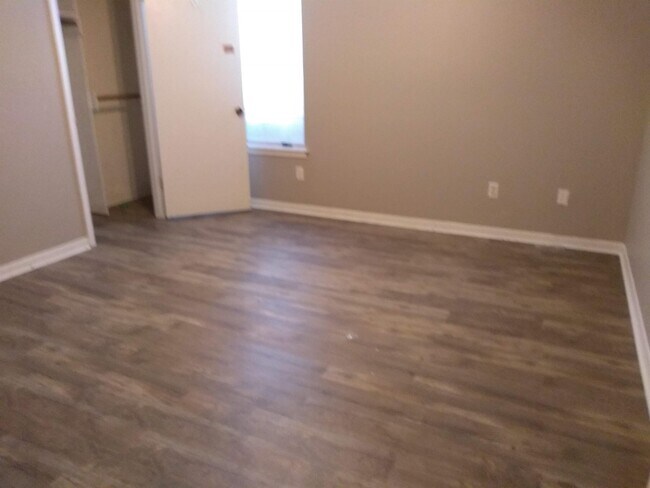 Photo - 517 Melton Dr