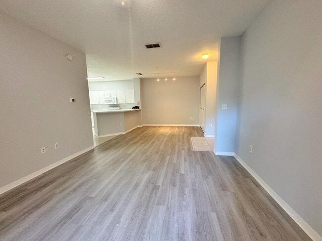 Photo - 615 Fairway Dr Unit 304