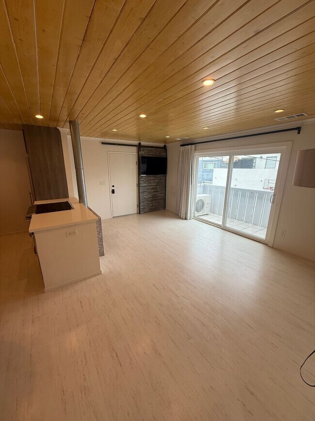 226 B Ave
