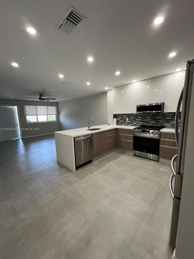 Photo - 2175 NE 56th St Unit 211