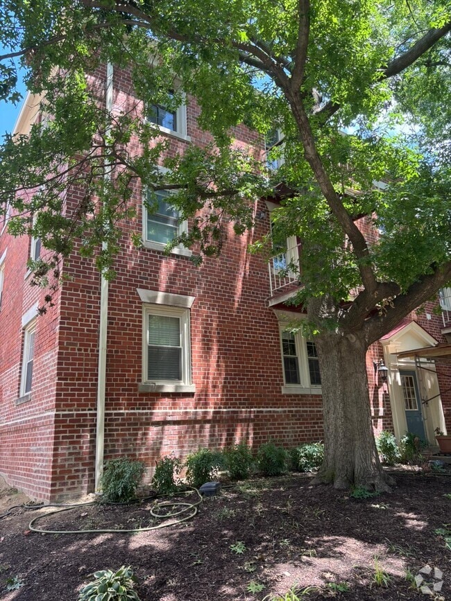 Building Photo - 1407 E Abingdon Dr Rental