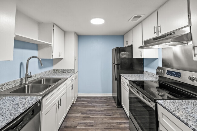 1BR, 1BA - 630SF - Kitchen