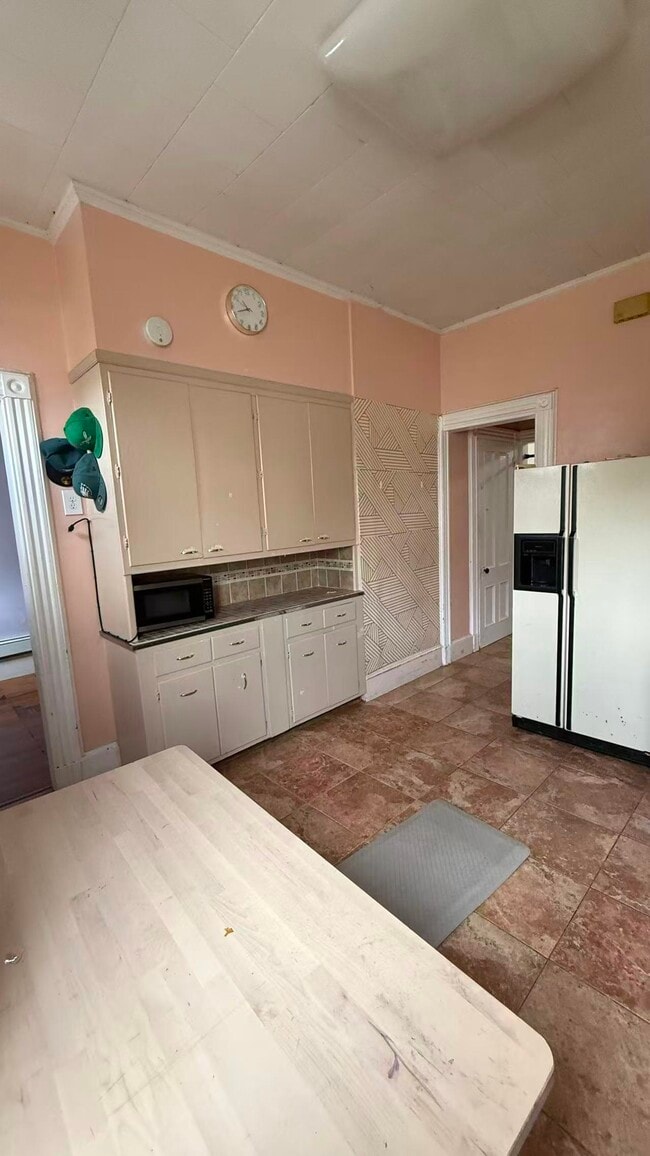 Building Photo - 46 Lincoln St Unit 1 Rental
