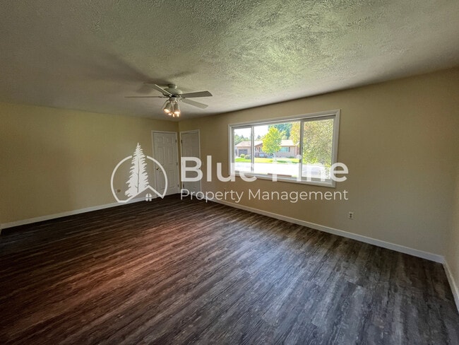 Photo - 450 Crimson Dr