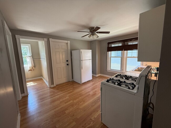 Photo - 75 Juniata Pl Unit Upper