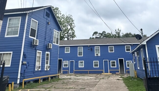 Building Photo - 7018 1/2 Avenue F Unit 3