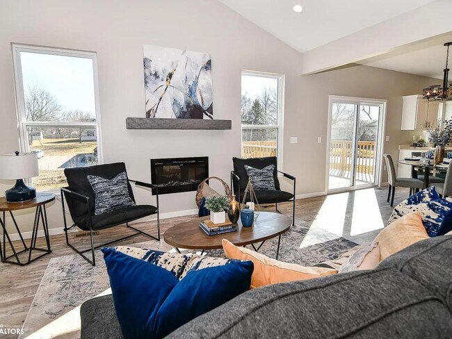 Photo - 2501 N Terrace Dr