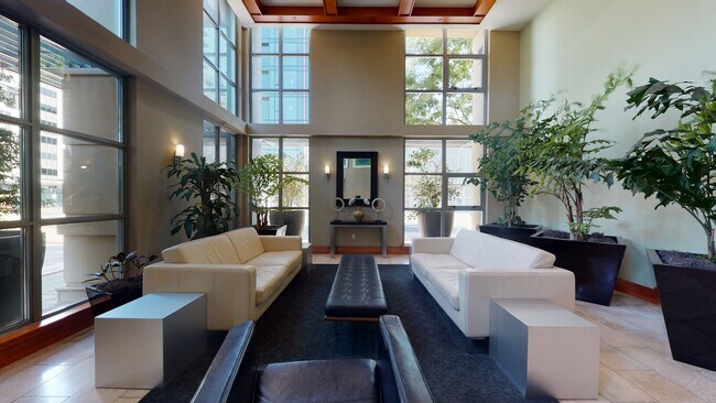 Photo - 175 W St James St Unidad 1202