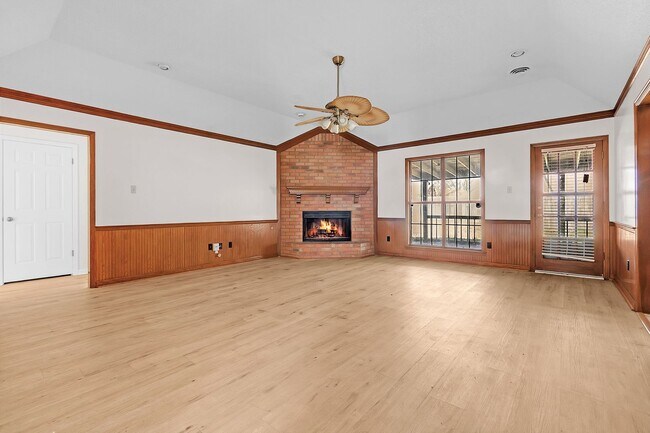 Photo - 7628 Lowrance Rd