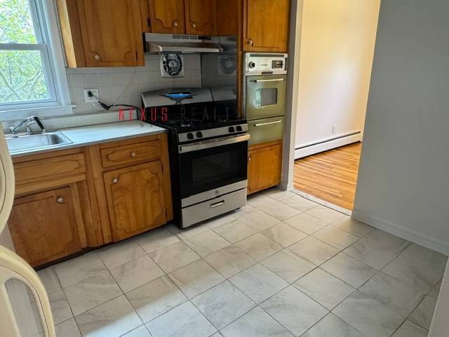 Photo - 22-53-53 76th St