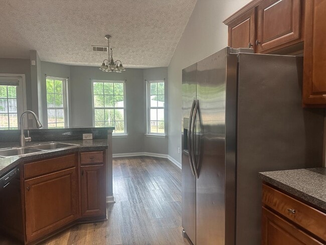 Photo - 9 Oakwood Dr