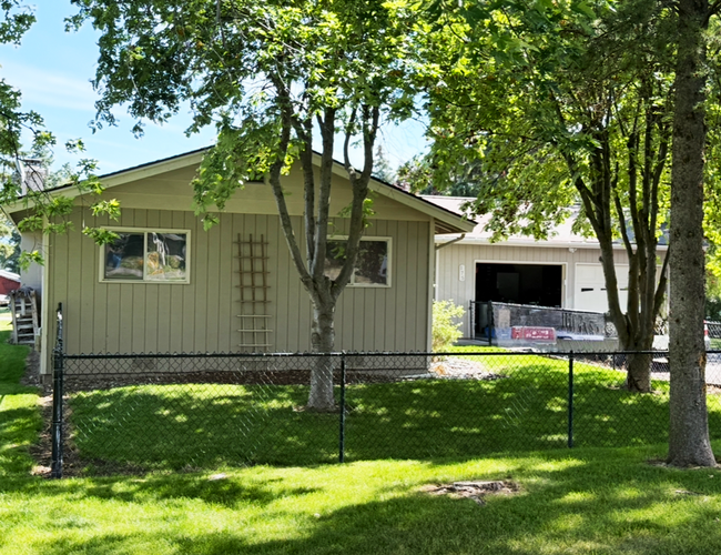 Photo - Beautiful Lakeside Home