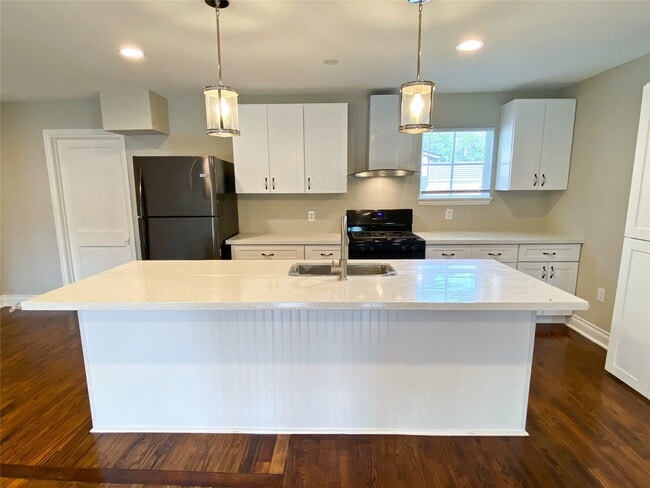 Photo - 1406 Mystic St