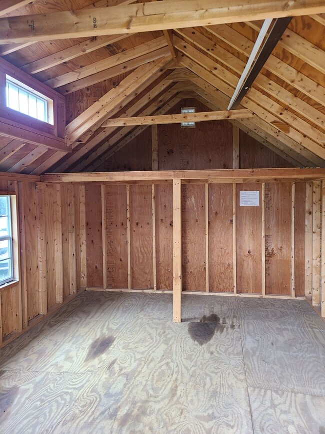 Photo - Spacious 2 Bedroom Home with possible 3rd bedroom or office space!