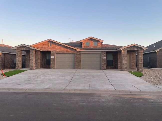 Building Photo - 405 E 21st St Unit A