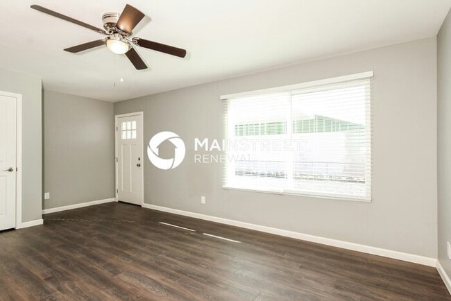 3 Bedroom Pet-Friendly Home in Phoenix, AZ with Main Street Renewal