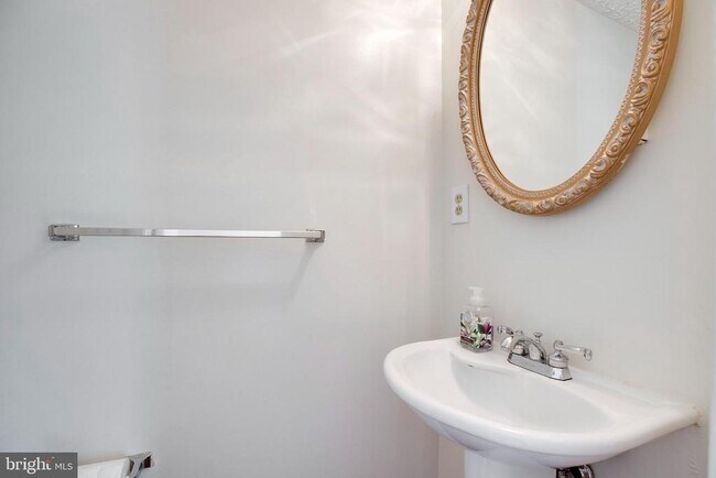 Photo - 1604 Barnstead Dr