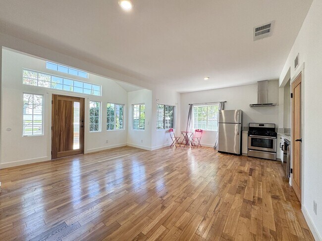 Photo - The Fairmount Four Unit 2418 Fairmount St.