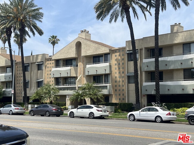Photo - 19009 Sherman Way Condo Unit 37