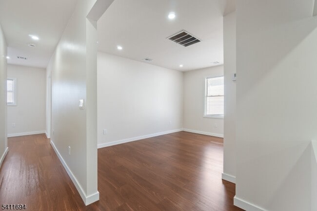 Photo - 824 George St Unit 2