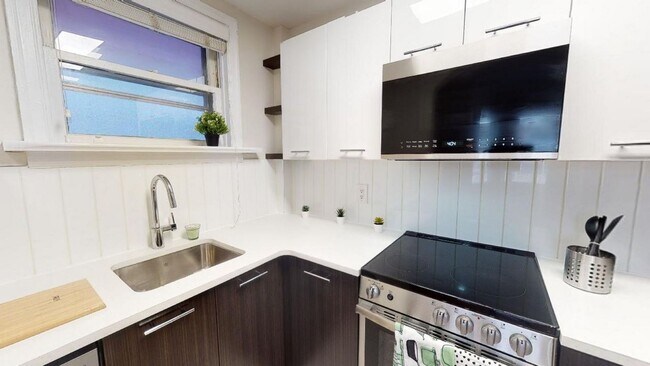 Photo - 155 MacLaren