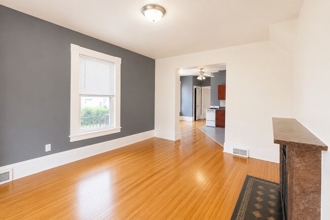 110-112 E Johnson Street