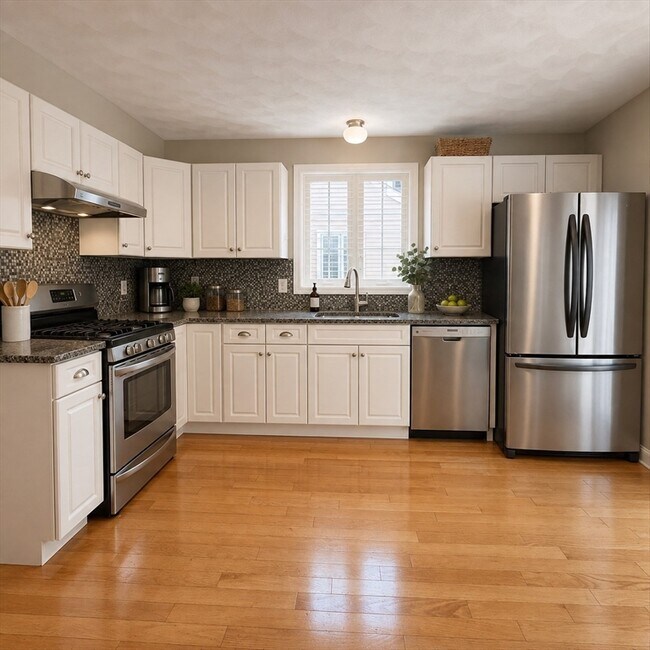 Photo - 5273 Washington St