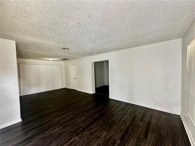 Photo - 4655 Cepeda St