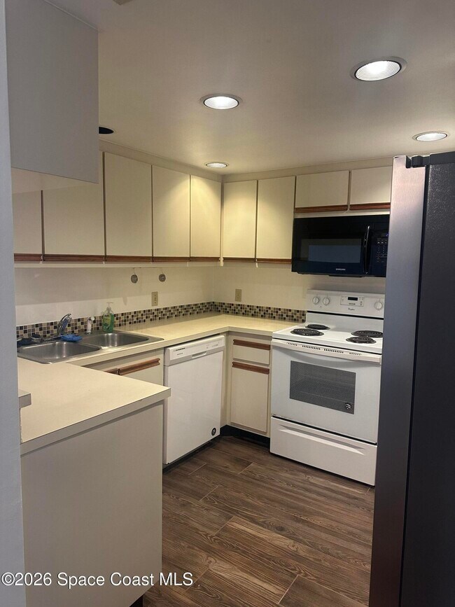Photo - 1600 Woodland Dr Unit 8103