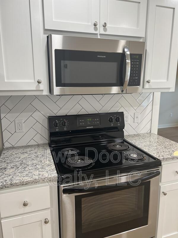 Photo - 221 W Himes St