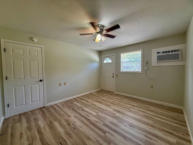 Photo - 204 N 16th Ave Unit Apt. 3