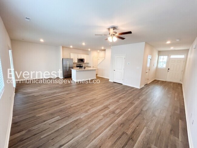 Photo - Spacious 3-Bedroom Home in a Prime Location / Pet Friendly /Available Now!