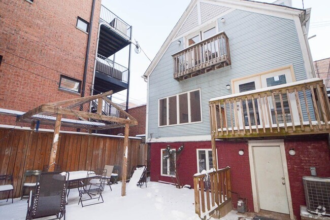 Building Photo - 849 W Fletcher St Unit CH Rental