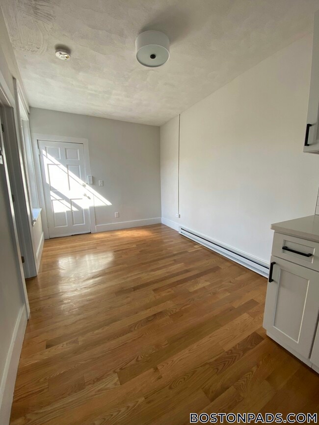 Photo - 152 Salem St Unidad 3