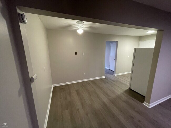 Photo - 135 W Hendricks St Unit 7
