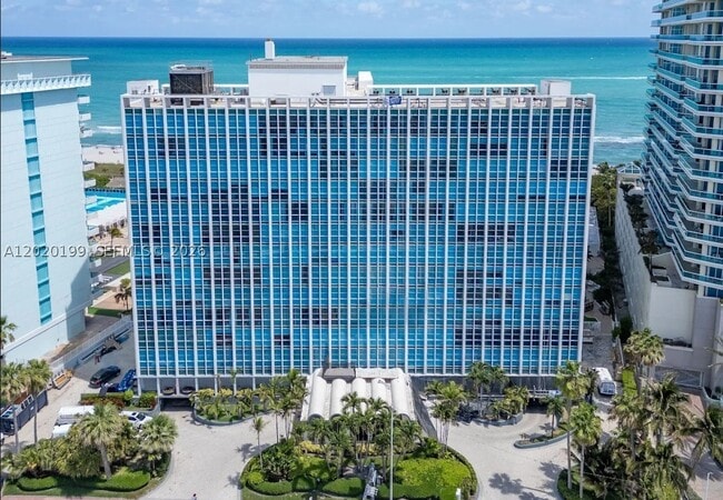 Building Photo - 5055 Collins Ave Unit 6F