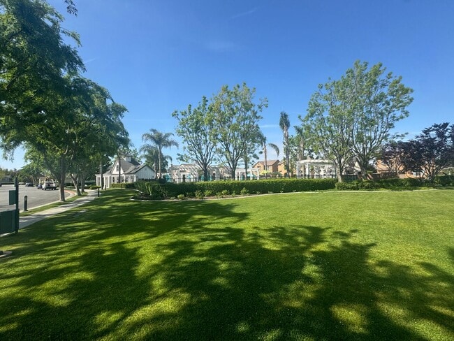 Photo - Spacious 3-Bedroom Home in the Desirable U...