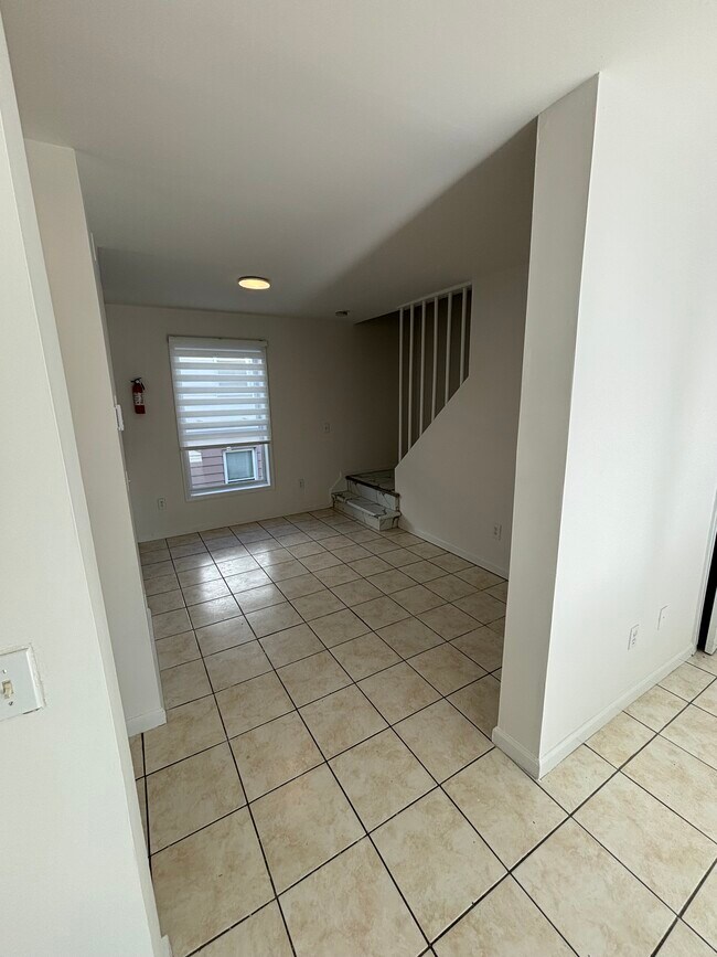 Photo - 235 Keen St