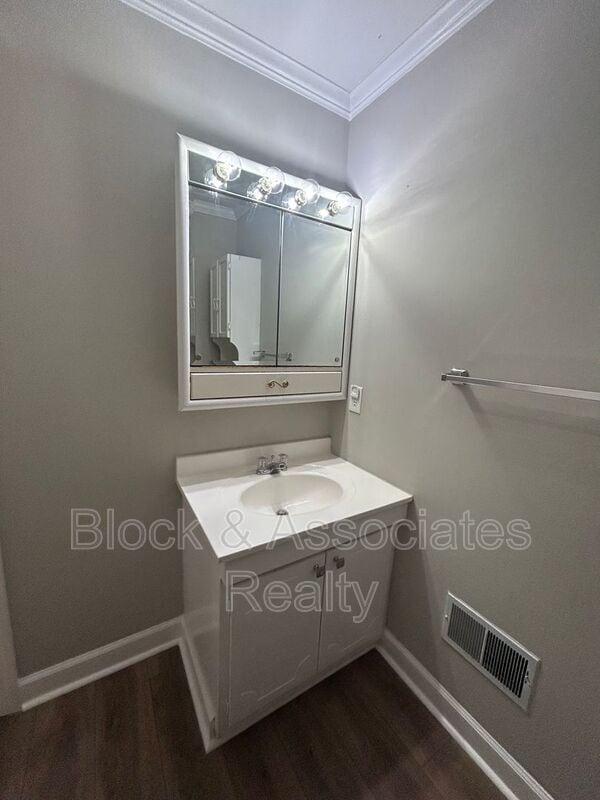 Photo - 735 W Mountain St