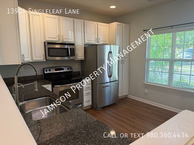 Photo - 13904 Singleleaf Lane