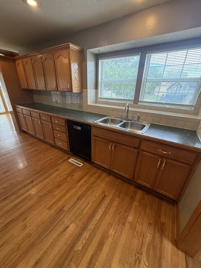Photo - 822 SW Montana Ridge Dr