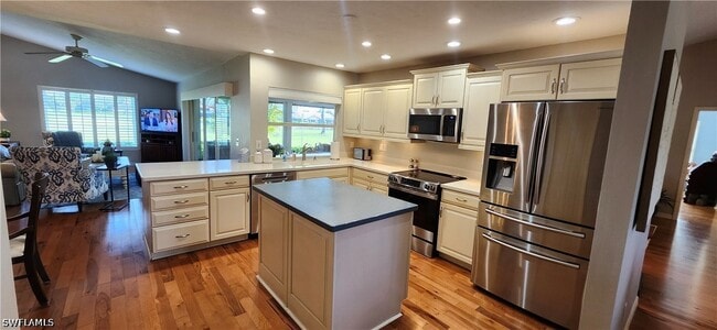 Photo - 1417 Foxfire Ln