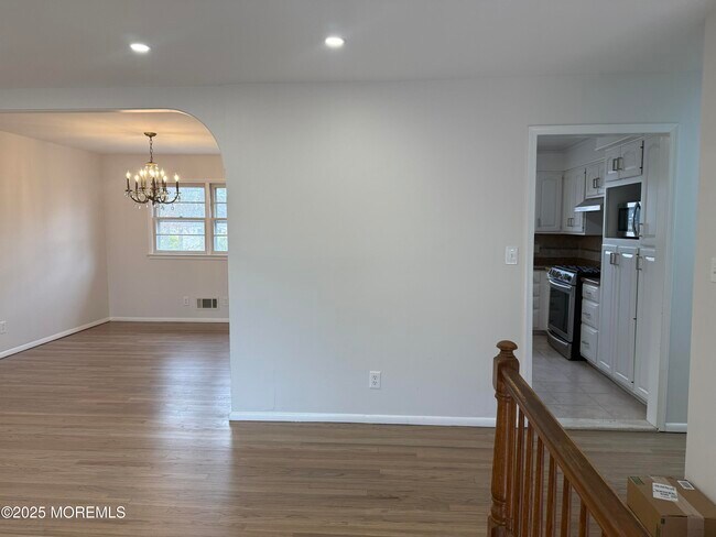 Photo - 117 Greymoor Rd