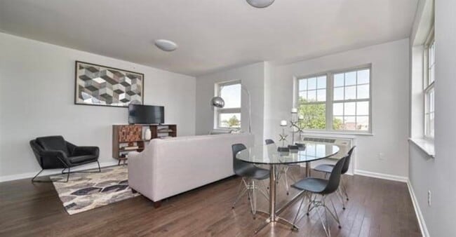 304 Broadway Unit 401