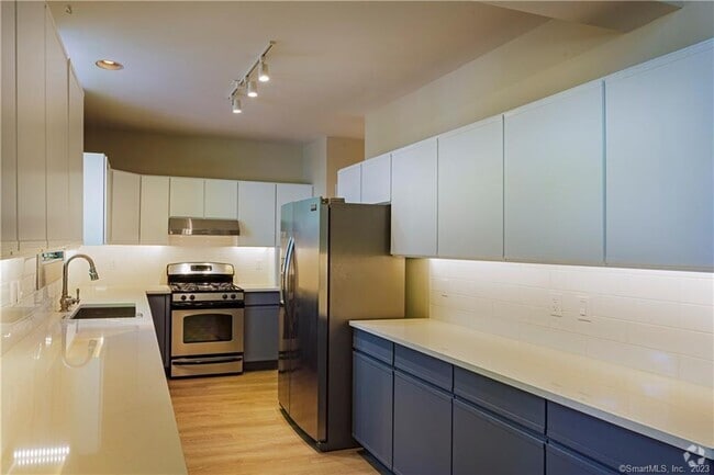 Building Photo - 161 Whitfield St Rental