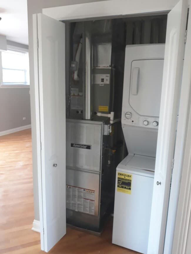Photo - 1644 W Pratt Blvd Unit 1J