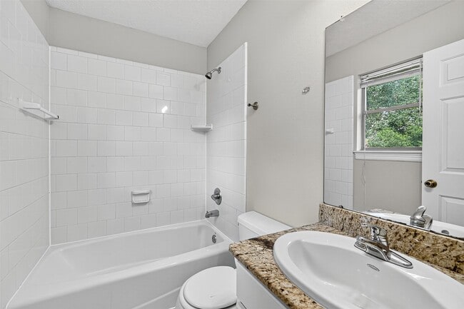 Building Photo - 406 Texas St Unit A