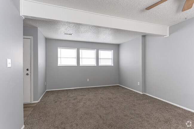 1BR, 1BA - 450 SF - Olive Park Village