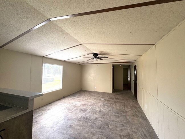 Photo - 2/2 singlewide in MH park in Greenwood, FL